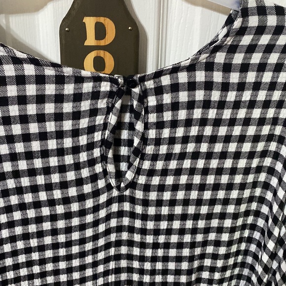 Time and Tru ladies long sleeve crinkle peplum top; sizes XL, XXL - Picture 4 of 4